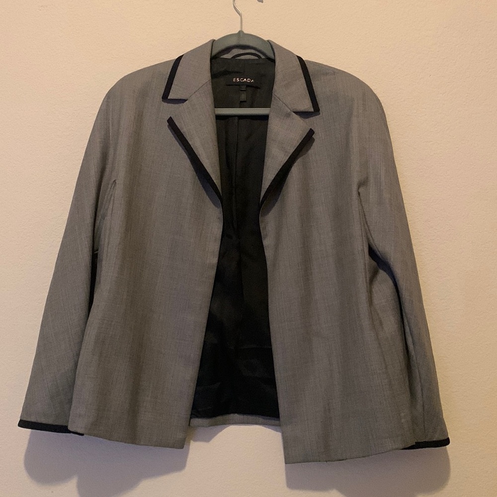 Gray escada blazer with black details on collar and sleeves. Size 40